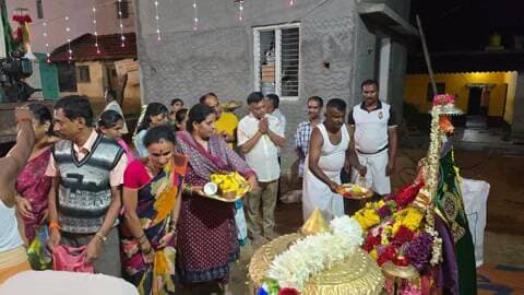 ಮಾಗಡಿ: ಅಜ್ಜಳ್ಳಿ ಗ್ರಾಮದಲ್ಲಿ ಅದ್ಧೂರಿಯಾಗಿ ನಡೆದ ನವರಾತ್ರಿ ದುರ್ಗಾ ಪೂಜಾ ಕಾರ್ಯಕ್ರಮ