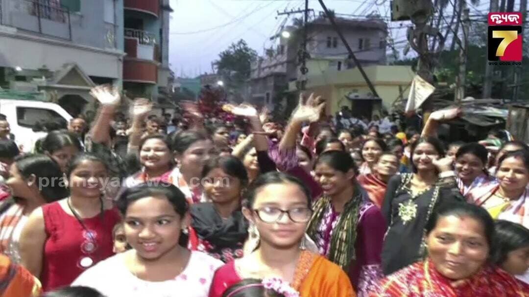 ପ୍ରଥମ ଥର ପାଇଁ ଭସାଣି ଶୋଭାଯାତ୍ରାରେ ସାମିଲ ହେଲେ ମହିଳା, ଐତିହାସିକ କଟକ ସହରର ନିଆରା ପରମ୍ପରା| Jhanjiri Mangala