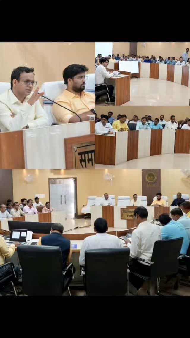 *उपायुक्त की अध्यक्षता में कोल कंपनी, आधारभूत संरचना एवं राजस्व विभाग की समीक्षा बैठक*
*एनएच-2 बरही-चौपारण सड़क निर्माण कार्य में तेजी लाने तथा लापरवाही बरतने वाले संवेदक पर प्राथमिकी दर्ज करने का निर्देश*
*हजारीबाग |* उपायुक्त हेमन्त सती की अध्यक्षता में कोल कंपनी, आधारभूत संरचना एवं राजस्व विभाग की समीक्षात्मक बैठक आयोजित की गई। बैठक में विभिन्न सड़क निर्माण परियोजनाओं की प्रगति, भूमि अधिग्रहण, मुआवजा भुगतान, कोल परियोजनाओं की स्थिति तथा राजस्व विभाग के कार्यों की विस्तृत समीक्षा की गई। इस दौरान उपायुक्त ने संबंधित अधिकारियों को कार्यों में तेजी लाने एवं निर्धारित समय-सीमा के भीतर लक्ष्यों को पूरा करने का निर्देश दिया।
*एनएच-2 बरही-चौपारण सड़क निर्माण कार्य में तेजी लाने का निर्देश*
बैठक में उपायुक्त ने भारतीय राष्ट्रीय राजमार्ग प्राधिकरण (एनएचएआई) के परियोजना निदेशक से एनएच-2 के बरही-चौपारण सड़क मार्ग के निर्माण कार्य की वर्�