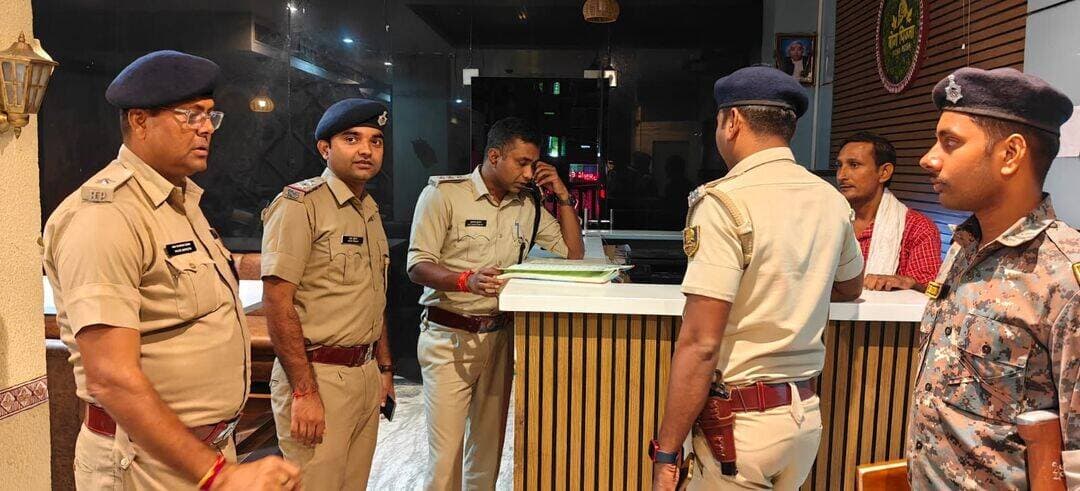 चप्पे-चप्पे पर पुलिस की नजर