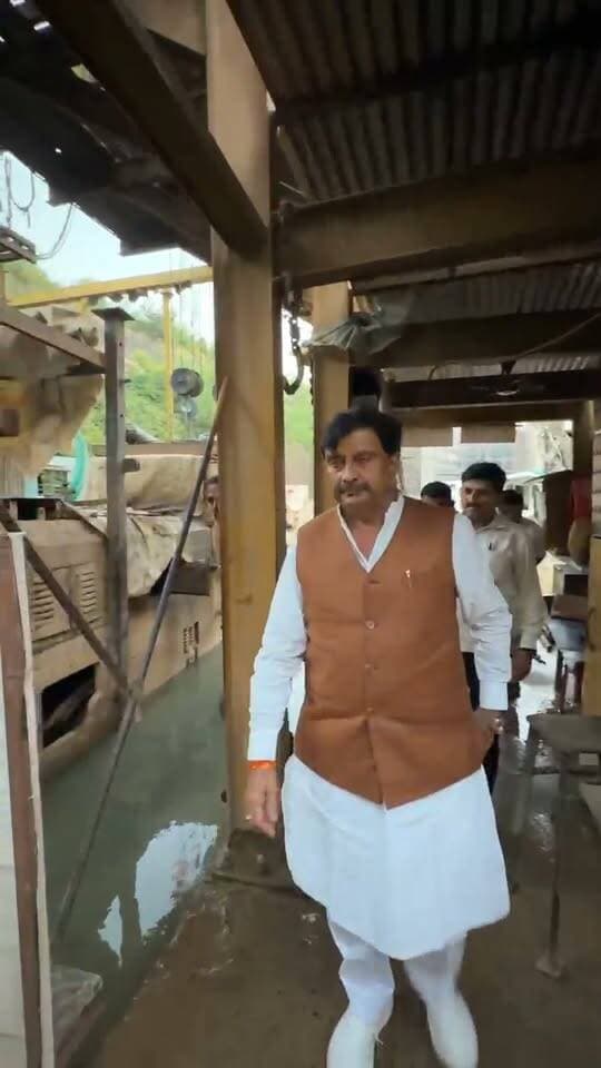 बरगी टनल का निरीक्षण करने पहुंचे सतना सांसद