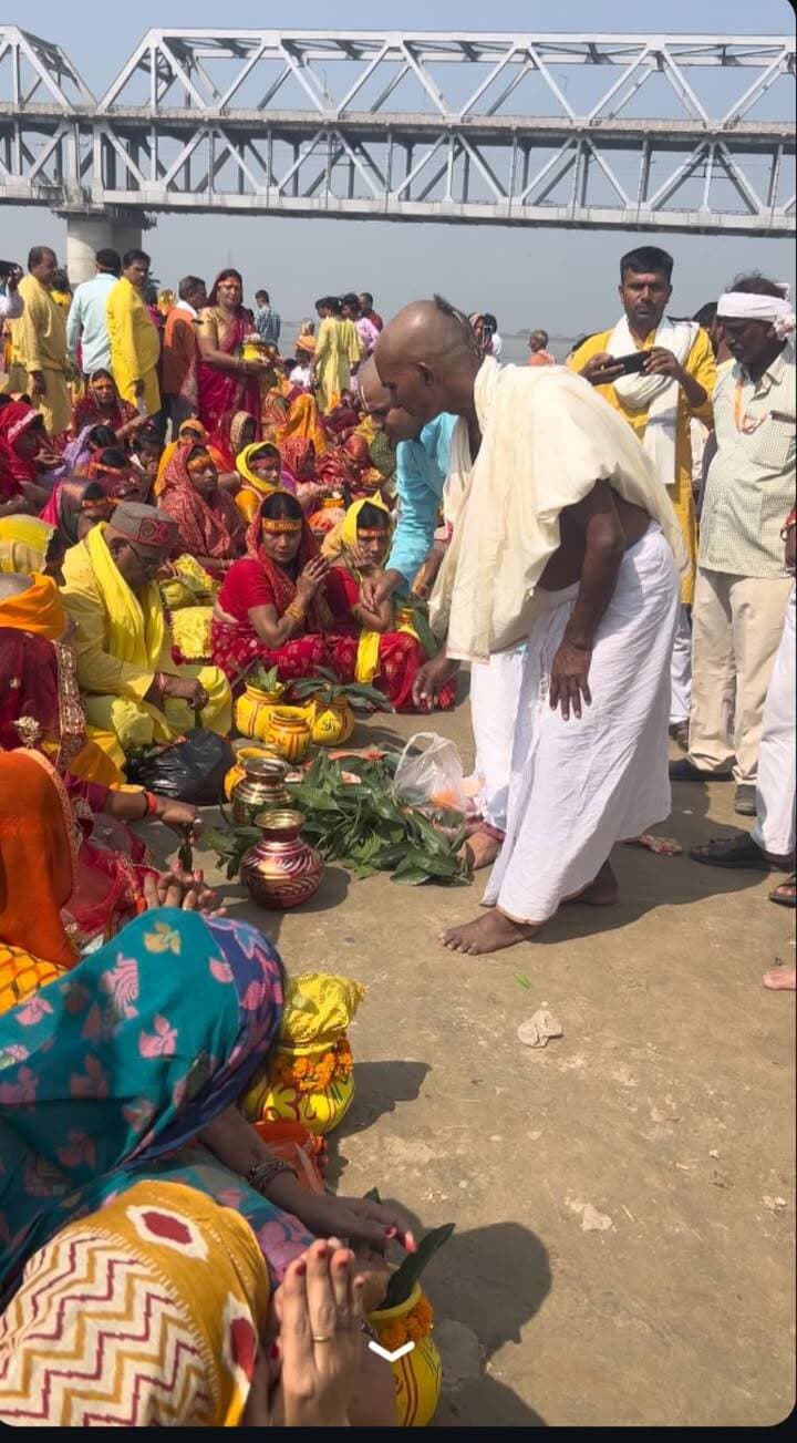 चिरौरा यग के कलश यात्रा में आज अलग-अलग गांव से हजारों लोग शामिल हुए