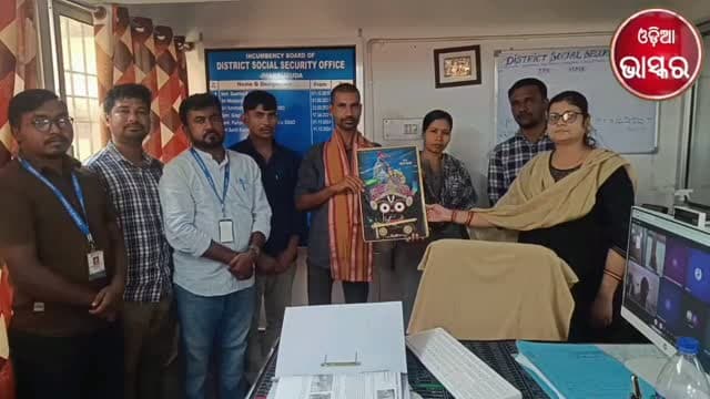 ସ୍ନେହସେତୁରେ ମିଳିଲା ସଫଳତା, ନିଖୋଜ ମୁରାରୀଙ୍କୁ ପରିବାର ସହ ମିଳାଇଲା ଝାରସୁଗୁଡ଼ା ପ୍ରଶାସନ