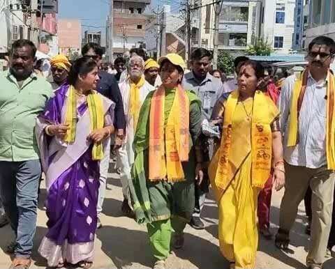 పలాస: పలాసలో ముమ్మరంగా సాగుతున్న ఎన్నికల ప్రచారం: ప్రచారంలో పాల్గొన్న ఎమ్మెల్యే గౌతు శిరీష