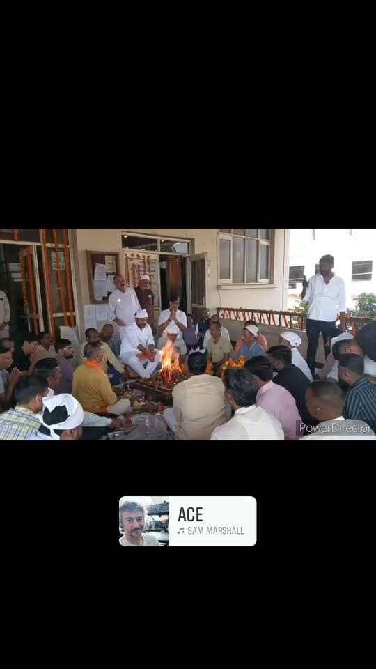 किच्छा नगर पालिका परिषद के नवनिर्वाचित अध्यक्ष राजेश प्रताप सिंह ने हवन-पूजन के साथ संभाला कार्यभार, कर्मचारियों ने किया जोरदार स्वागत