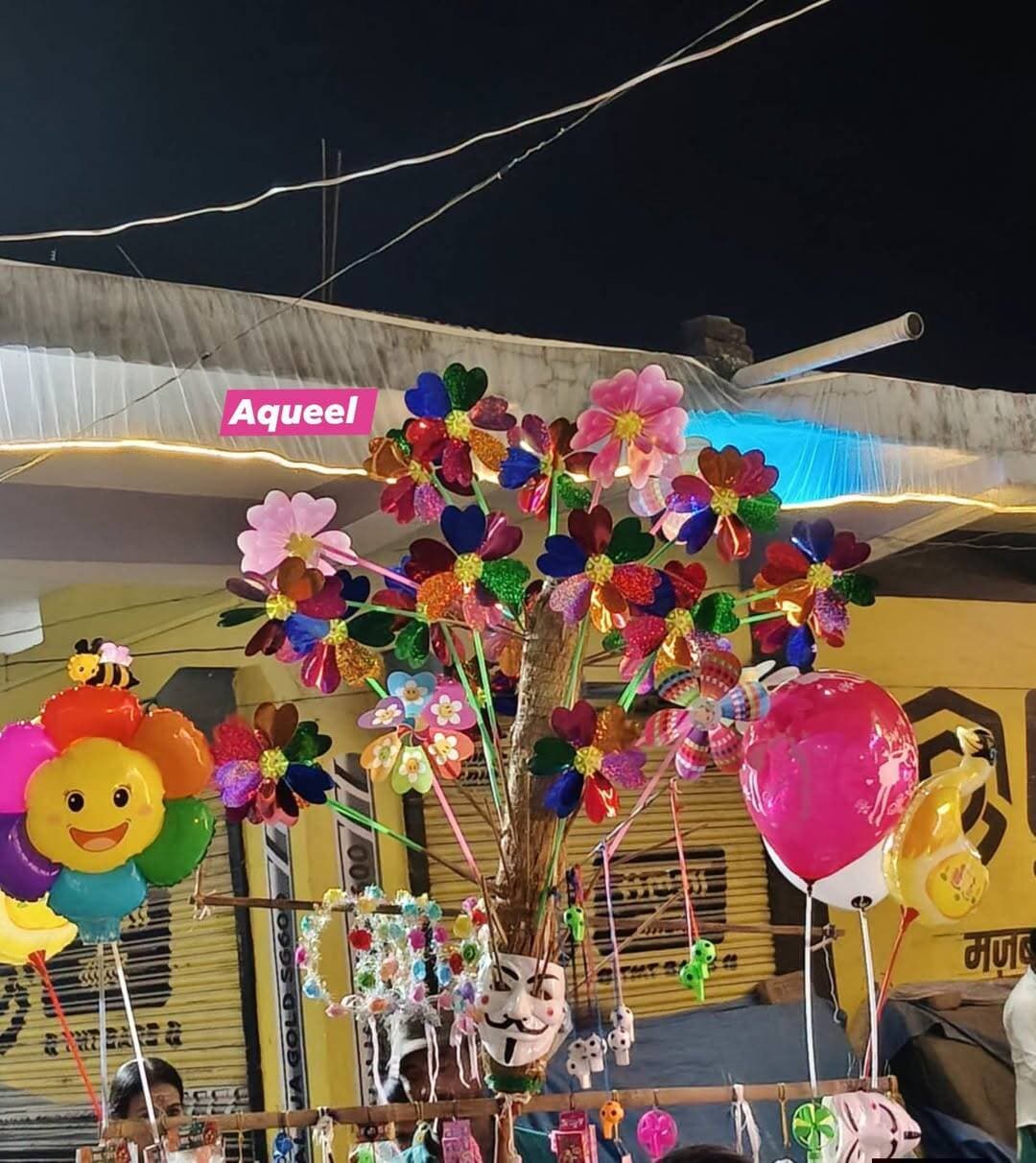 मेला में खिलौने को देखकर बचपन की यादें ताजा हो गई।
💜♥️
<nis:link nis:type=tag nis:id=mela nis:value=mela nis:enabled=true nis:link/> <nis:link nis:type=tag nis:id=dighalbank nis:value=dighalbank nis:enabled=true nis:link/> <nis:link nis:type=tag nis:id=myphotography nis:value=myphotography nis:enabled=true nis:link/>
