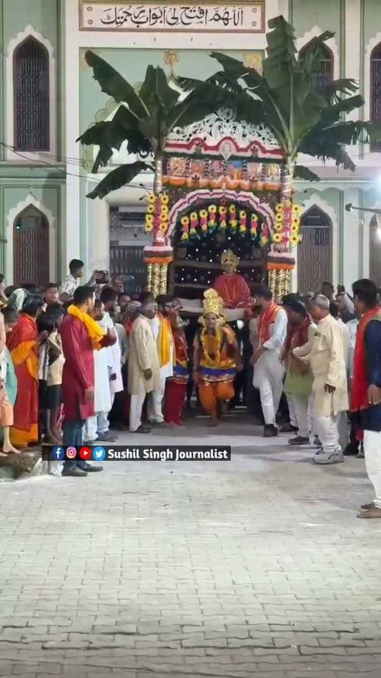 मऊ के ऐतिहासिक भरत मिलाप की झलकियां
#maunews #BharatMilap
