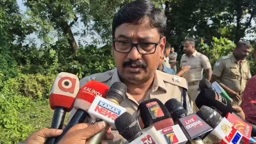 ତଦନ୍ତ କରୁଛୁ ଦୋଷୀ କୁ କଠୋର ଦଣ୍ଡ ଦିଆଯିବ ସମସ୍ତ ଙ୍କୁ ଧରିବୁ ଗୋଡେଇ ଗୋଡେଇ
#Jaleswar #OdishaNews #NakshatraNews #JusticeForMinor #CrimeNews #JaleswarPolice