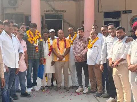 बूंदी: प्रभुलाल सैनी के बेटे मनीष सैनी ने जिला परिषद चुनाव में किया नामांकन, विकास के मुद्दे पर लड़ेंगे चुनाव