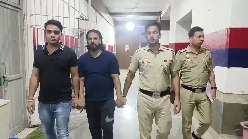 অবশেষে ত্রিপুরা পুলিশের হাতে আটক হল আমির শোখেন নামে দিল্লির কন্টেন্টিয়াটার।