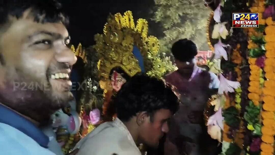 बामरा राजा तालाब में दुर्गा विसर्जन के दौरान परेशानी, बदहाल सड़कों पर लोगों का फूटा गुस्सा!