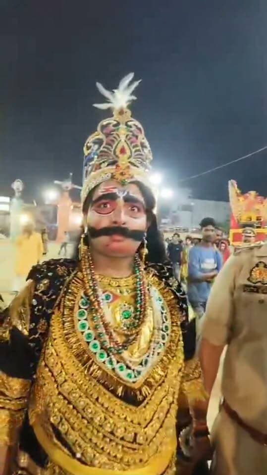 भाईसाहब ने रावण का रौल बडा अच्छा किया है