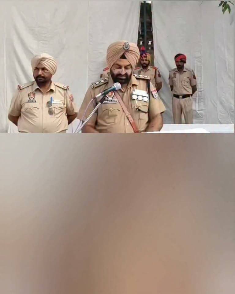 ਸੂਬੇ ਦੀ ਅਮਨ-ਸ਼ਾਂਤੀ ਅਤੇ ਦੇਸ਼ ਦੀ ਸੁਰੱਖਿਆ ਲਈ ਆਪਣੀਆਂ ਜਾਨਾਂ ਵਾਰਨ ਵਾਲੇ ਸ਼ਹੀਦ ਪੁਲਿਸ ਮੁਲਾਜ਼ਮਾਂ ਨੂੰ ਸ੍ਰੀ ਮੁਕਤਸਰ ਸਾਹਿਬ ਪੁਲਿਸ ਵੱਲੋਂ ਸ਼ਰਧਾਂਜਲੀ ਭੇਟ ਸ਼ਹੀਦ ਪੁਲਿਸ ਮੁਲਾਜ਼ਮਾਂ ਦੀ ਸ਼ਹਾਦਤ ਨੂੰ ਕਦੇ ਵੀ ਭੁਲਾਇਆ ਨਹੀਂ ਜਾ ਸਕਦਾ: ਸ੍ਰੀ ਅਭਿਮੰਨਿਊ ਰਾਣਾ, ਆਈ.ਪੀ.ਐੱਸ.