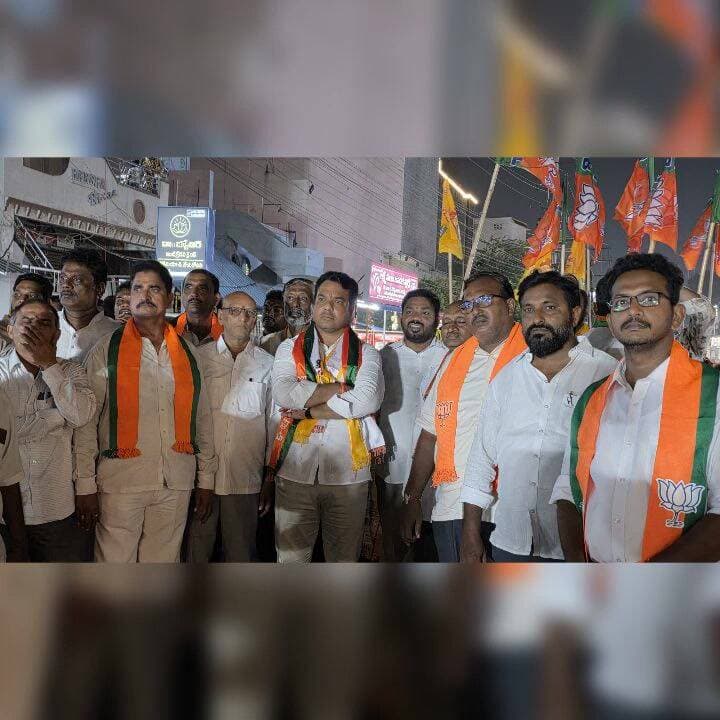 గుంటూరు: గుంటూరులో కూటమి అభ్యర్థుల భారీ రోడ్ షో: విజయంపై ధీమా