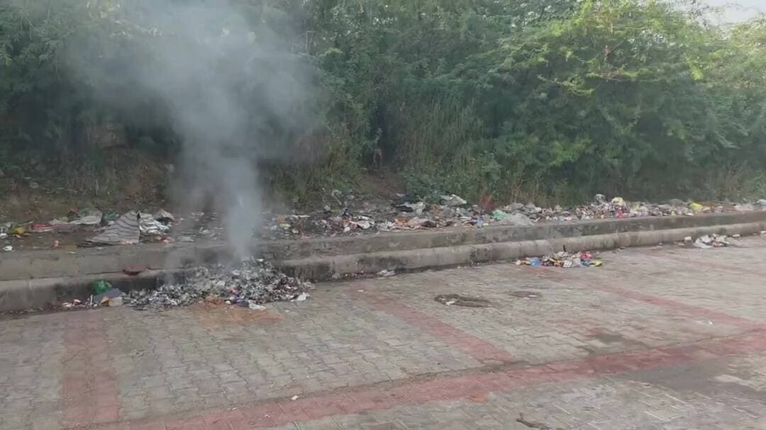 दिल्ली में खुले में कूड़ा जलाने पर कड़ी रोक, प्रदूषण से निपटने के लिए बढ़ाई गई निगरानी