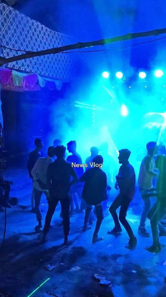 হুগলির জাঙ্গিপাড়ার রাধানগরে গানের তালে নাচ, বর্ণাঢ্য শোভাযাত্রার মাধ্যমে প্রতিমা বিসর্জন দেখুন
#newsvlog