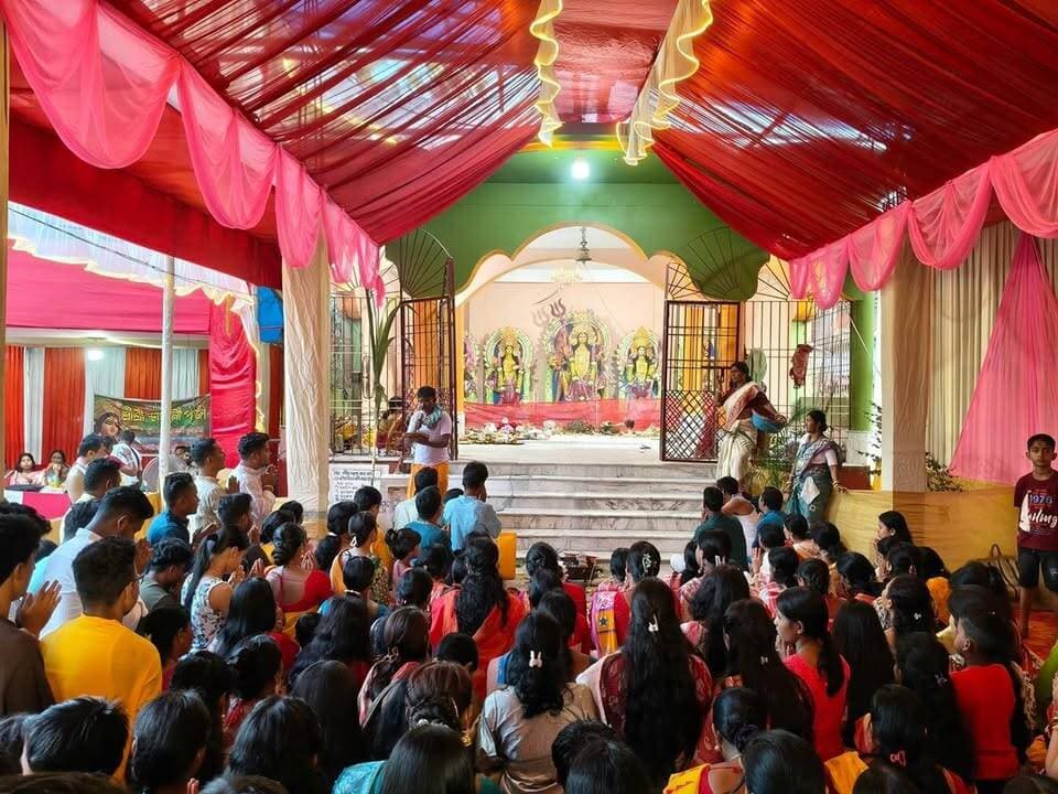 চিরাচরিত ঐতিহ্য,বিজয়ার পরদিন ভান্ডানী রূপে "বনদুর্গায়" পূজিত হয় মা। আলিপুরদুয়ার পূর্ব ভোলারডাবড়ীতে উৎসবের আবহ।
#ভান্ডানীপূজা #durgapuja #Alipurduar #highlightseveryone #WestBengal