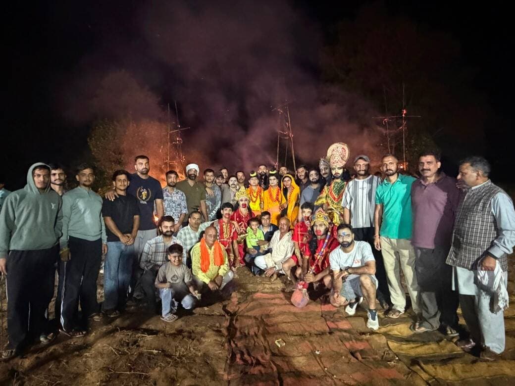 ज्वाली के कैहरियां में हुआ रावण दहन
<nis:link nis:type=tag nis:id=ज्वाली nis:value=ज्वाली nis:enabled=true nis:link/> <nis:link nis:type=tag nis:id=हिमाचलमीडिया nis:value=हिमाचलमीडिया nis:enabled=true nis:link/>