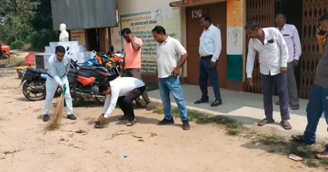 अभी फर्ज निभाना बाकी है...