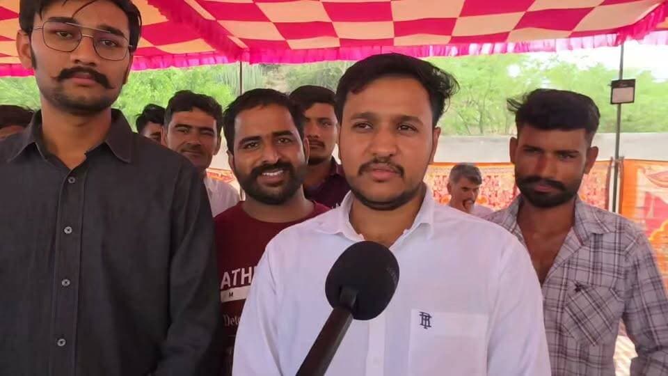 बाड़मेर जीत के बाद लंगेरा ग्राम पंचायत की जमीन युआईटी से मुक्त करवाएंगे।