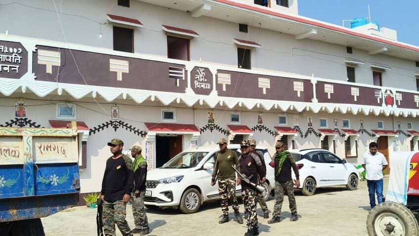 कैमूर:डंडवास पंचायत के मुखिया के घर फायरिंग, परिवार में दहशत; मौके से दो खोखा बरामद