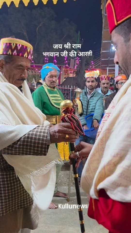 जय श्री राम 🚩
भगवान रघुनाथ जी की शाम की आरती
#jaishreeram #kullumanlinews #KulluDussehra #kulludussehra2026 #kullu