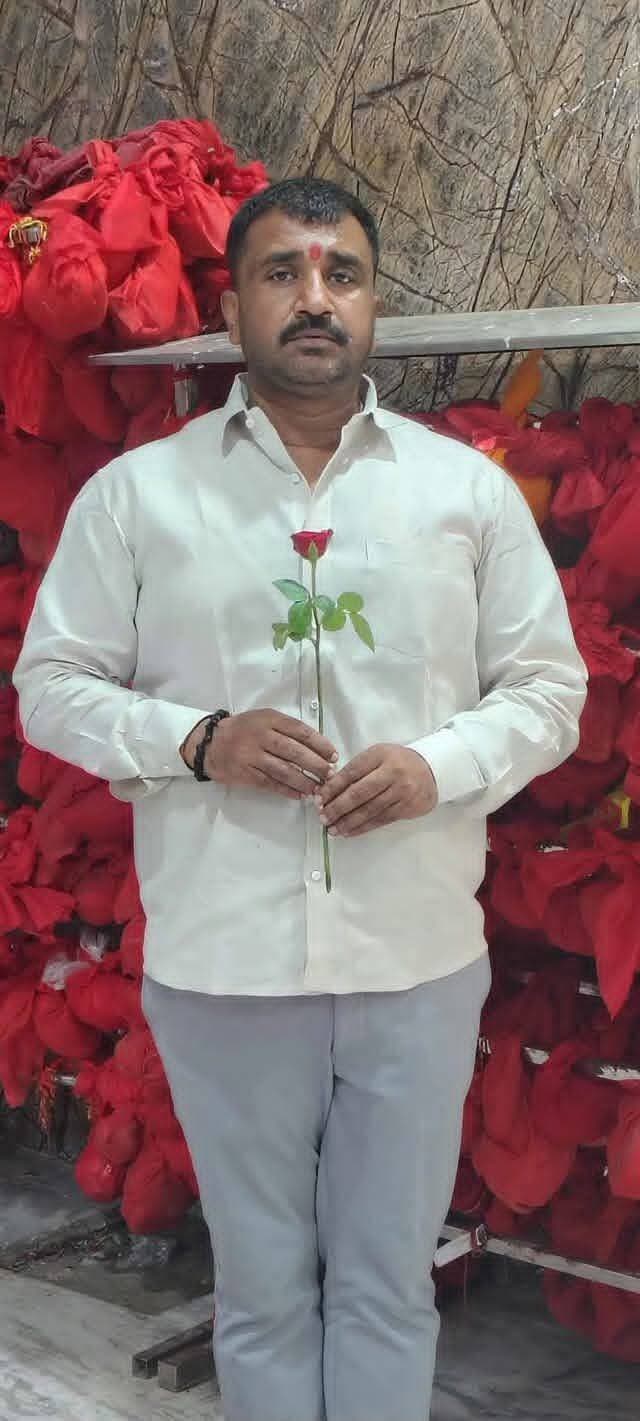 प्रिय भाई Manoj Singh जी को जन्मदिन की अनंत सुभकामनाये