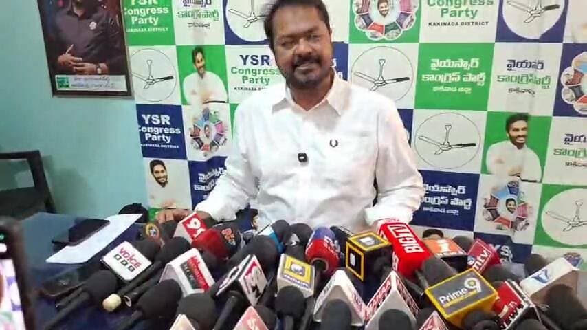 తుని: రెండో రోజుకు చేరిన మాజీ మంత్రి దాడిశెట్టి రాజా గృహనిర్బంధం