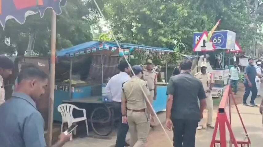 అమలాపురం: జడ్పీటీసీ నామినేషన్ల ప్రక్రియను పరిశీలించిన కలెక్టర్, ఎస్పీ
