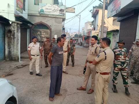 दुर्ग: दुर्ग पुलिस ने रुआबांधा कॉलोनी में 2 स्थायी वारंटी गिरफ्तार किए