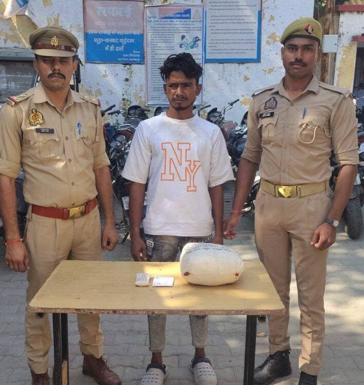 शाहजहांपुर में 1.670 किलो गांजे के साथ युवक गिरफ्तार,15 मुकदमे दर्ज..see more