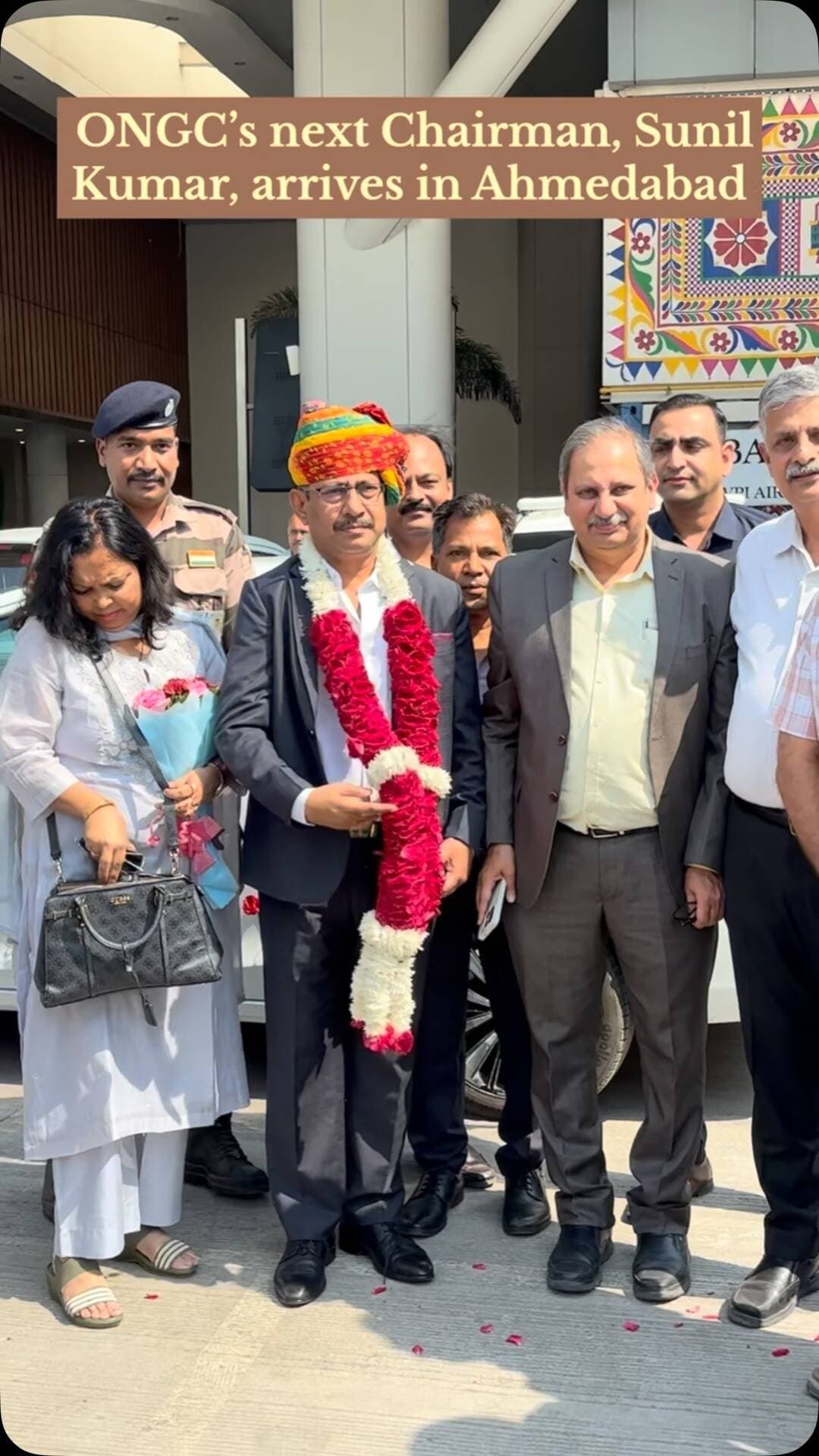 ONGC’s next Chairman, Sunil Kumar, arrives in Ahmedabad.
#ONGC #SunilKumar #ONGCChairman #ahmedabad #ongcindia