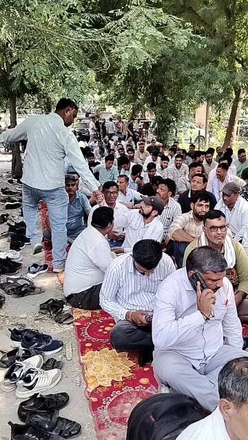 फरीदाबाद में बिजली कर्मचारियों का जोरदार प्रदर्शन, सेक्टर-23 बिजली दफ्तर के बाहर गूंजे नारे; एक तरफ प्रदर्शन, दूसरी तरफ शहर में बिजली गुल! पार्ट 3
#FaridabadNews #PowerCrisis #ElectricityEmployees #Sector23Faridabad #HaryanaNews #ElectricityStrike #PublicProblems #BreakingNews #A2ZNewsUpdate