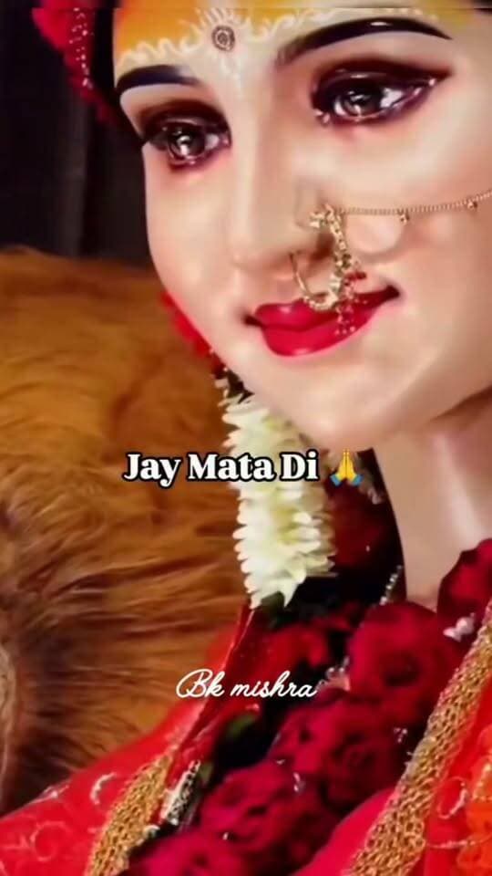 रायपुर में माँ दुर्गा की इस भव्य और आकर्षक प्रतिमा ने लोगों का ध्यान अपनी ओर खींचा है। इसे तैयार करने वाले दो कलाकार भाइयों ने अपनी मेहनत, हुनर और शानदार कला से इस प्रतिमा को खास रूप दिया है। उनकी कला की खूब तारीफ हो रही है और तस्वीरें सोशल मीडिया पर लोगों के बीच चर्चा का विषय बनी हुई हैं।
जय माता दी 🙏🌺
#MaaDurga #DurgaMaa