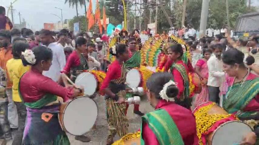 ಕಿತ್ತೂರು: ಕಿತ್ತೂರಿನಲ್ಲಿ ವಿಜಯಜ್ಯೋತಿಗೆ ಅದ್ದೂರಿ ಸ್ವಾಗತ: ಇಂದು ಸಂಜೆ 7 ಗಂಟೆಗೆ ಉತ್ಸವ ಉದ್ಘಾಟನೆ