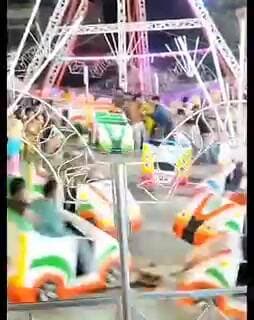 कटिहार: कटिहार दशहरा मेले में ब्रेक डांस झूला हादसा, कई लोग नीचे गिरे