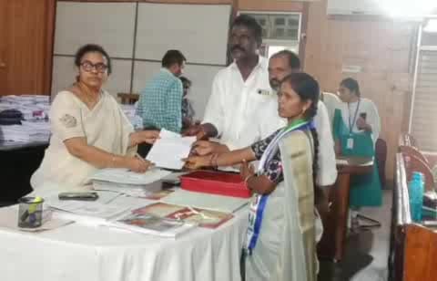 కళ్యాణదుర్గం: కళ్యాణదుర్గం నియోజకవర్గంలోని జడ్పీటీసీ స్థానాలకు నామినేషన్లు దాఖలు చేసిన వైసీపీ అభ్యర్థులు