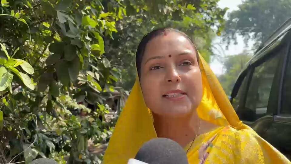 उपसभापति नीतू देवी ने किया मतदान।