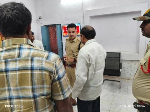 యర్రగొండపాలెం: ఎర్రగొండపాలెం నామినేషన్ కేంద్రాన్ని తనిఖీ చేసిన జిల్లా ఎస్పీ