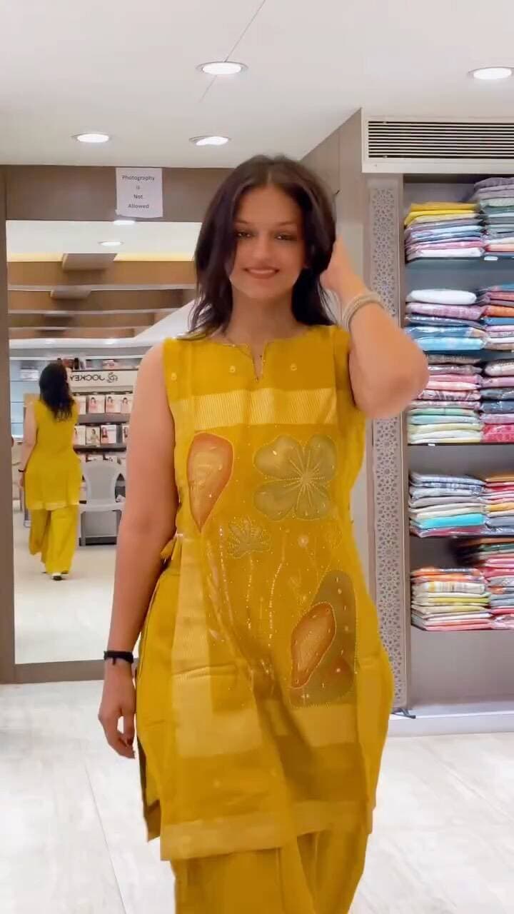 ✨ JAMNAGAR, YOUR FESTIVE LOOK IS WAITING! 💖👗
Pretty colours, gorgeous designs & outfits that make every celebration special! 💗💛💙
From family functions to festive gatherings, find the perfect style to match your mood and make every moment more beautiful. ✨😍
🛍️ Your favourite festive styles are waiting at PALLAV Mall!
❤️ તો રાહ શેની જુઓ છો? આજે જ પધારો PALLAV Mall અને તમારી પસંદગીના સુંદર outfits સાથે festive season ને બનાવો વધુ ખાસ! ✨
📍 PALLAV MALL
Ranjeet Road, Near Bank of Baroda (BOB),
Jamnagar, Gujarat – 361001
📞 99137 00907
📍 PALLAV Nx – WOMEN’S
I-17/18, Super Market,
Jamnagar, Gujarat – 361001
📞 95745 17178
❤️ PALLAV – FASHION FOR THE ENTIRE FAMILY!
#PallavMall #Jamnagar #FestiveFashion #EthnicWear #IndianWear FestiveShopping JamnagarShopping