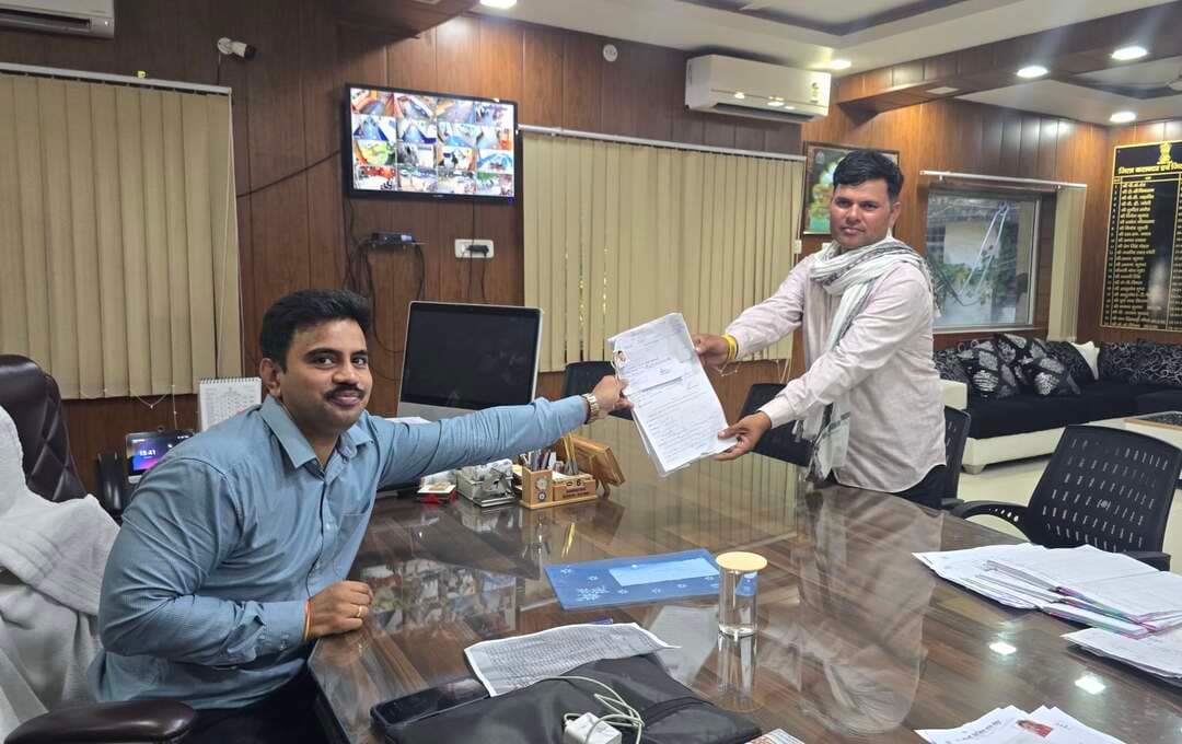 इस बार कलेक्टर भी मैदान में,
वार्ड नं. 1 से भरा फॉर्म,
जिला परिषद सदस्य के लिए भरा फॉर्म,
<nis:link nis:type=tag nis:id=dholpurnews nis:value=DholpurNews nis:enabled=true nis:link/> <nis:link nis:type=tag nis:id=highlightseveryone nis:value=highlightseveryone nis:enabled=true nis:link/> <nis:link nis:type=tag nis:id=highlight nis:value=highlight nis:enabled=true nis:link/> <nis:link nis:type=tag nis:id=follower nis:value=follower nis:enabled=true nis:link/> <nis:link nis:type=tag nis:id=followerseveryone nis:value=followerseveryone nis:enabled=true nis:link/>
