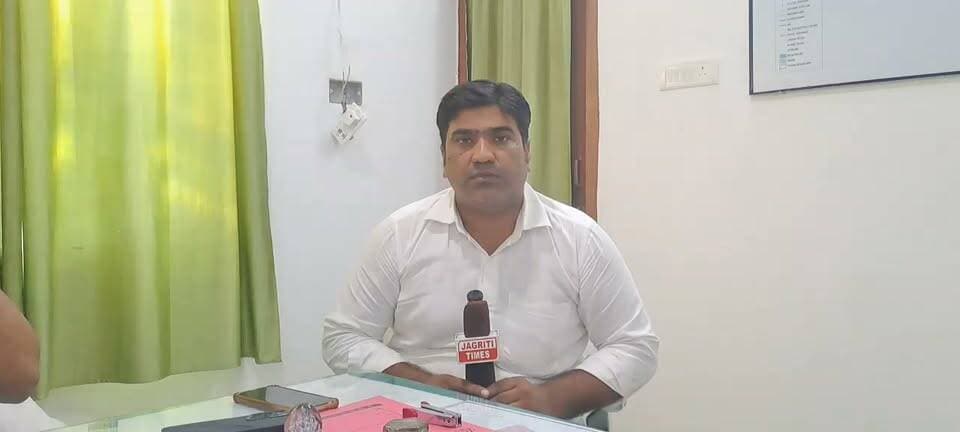 SDPO मोहनिया गोपाल कृष्णा सर के द्वारा डंडवास पंचायत के मुखिया पर हुए हमले पर जानकारी दी गई..