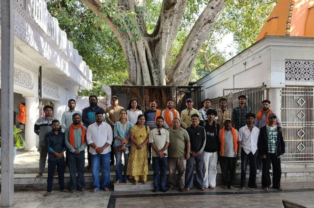 <nis:link nis:type=tag nis:id=विधानसभा nis:value=विधानसभा nis:enabled=true nis:link/> चुनाव के लिए सक्रिय हुई करणी सेना।
<nis:link nis:type=tag nis:id=रामनगर nis:value=रामनगर nis:enabled=true nis:link/> राम मंदिर में करणी सेना द्वारा संगठन द्वारा <nis:link nis:type=tag nis:id=काशीपुर nis:value=काशीपुर nis:enabled=true nis:link/> जिला बैठक संपन्न की गई, <nis:link nis:type=tag nis:id=जिसमें nis:value=जिसमें nis:enabled=true nis:link/> उधम सिंह नगर जिले को तीन भागों में बांटा गया जिसमें रामनगर,काशीपुर ,जसपुर,सुल्तानपुर ,पट्टी ,बाजपुर को मिलाकर <nis:link nis:type=tag nis:id=काशीपुर_जिला nis:value=काशीपुर_जिला nis:enabled=true nis:link/> बनाया गया।
<nis:link nis:type=tag nis:id=गदरपुर, nis:value=गदरपुर, nis:enabled=true nis:link/> रुद्रपुर, किच्छा ,को मिलाकर <nis:link nis:type=tag nis:id=रुद्रपुर nis:value=रुद्रपुर nis:enabled=true nis:link/> जिला बनाया गया। इसके साथ ही <nis:link nis:type=tag nis:id=सितारगंज, nis:value=सितारगंज, nis:enabled=true nis:link/> नानकमत्ता ,खटीमा को मिलाकर <nis:link nis:type=tag nis:id=खटीमा nis:value=खटीमा nis:enabled=true nis:link/> जिला बनाया गया।
<nis:link nis:type=tag nis:id=नैनीताल nis:value=नैनीताल nis:enabled=true nis:link/> जिले को दो भागों में बांटा गया जिसमें हल्द्वानी, कालाढूंगी ,लाल कुआं, मिलकर <nis:link nis:type=tag nis:id=हल्द्वानी nis:value=हल्द्वानी nis:enabled=true nis:link/> जिला बनाया गया।
<nis:link nis:type=tag nis:id=नैनीताल, nis:value=नैनीताल, nis:enabled=true nis:link/> भीमताल, को मिलाकर <nis:link nis:type=tag nis:id=नैनीताल nis:value=नैनीताल nis:enabled=true nis:link/> जिला बनाया गया।
<nis:link nis:type=tag nis:id=प्रदेश nis:value=प्रदेश nis:enabled=true nis:link/> नेतृत्व ने तय किया पार्टी संगठन कोई भी हो सकता है जो पार्टी संगठन <nis:link nis:type=tag nis:id=उत्तराखंड nis:value=उत्तराखंड nis:enabled=true nis:link/> का संरक्षण करते हुए उत्तराखंड मे रोजगार की बात करेगा <nis:link nis:type=tag nis:id=स्वास्थ्य nis:value=स्वास्थ्य nis:enabled=true nis:link/> शिक्षा की बात करेगा सनातन संस्कृति की बात करेगा ऐसे व्यक्ति को करणी सैनिक चुनावी मैदान में सहयोग करेंगे।
<nis:link nis:type=tag nis:id=इसके nis:value=इसके nis:enabled=true nis:link/> साथ ही उत्तराखंड की समस्त सीटों पर करणी सेना सेना चुनाव लड़ेंगी।
इस दौरान प्रदेश संगठन महामंत्री हरीश प्रकाश,किशोर शर्मा, अंकित जोशी जी , दीपू आर्य, शिवम ठाकुर, सुभाष चंद्र, सुरजीत चोपड़ा, कल्पना वर्मा, रेणुका चोपड़ा, माधुरी बहन, संजीव कुमार,लखन,विकास अनजान,जॉनी सैनी,लोकेश,शंकर,वीर चौधरी, आर्यन ,साइमन , ऋतिक, कार्तिक,अरुण,सौरभ,सहित सैकड़ो कार्यकर्ता उपस्थित रहे।
<nis:link nis:type=tag nis:id=uttrakhand nis:value=uttrakhand nis:enabled=true nis:link/> <nis:link nis:type=tag nis:id=nainital nis:value=nainital nis:enabled=true nis:link/> <nis:link nis:type=tag nis:id=ramnagar nis:value=Ramnagar nis:enabled=true nis:link/>