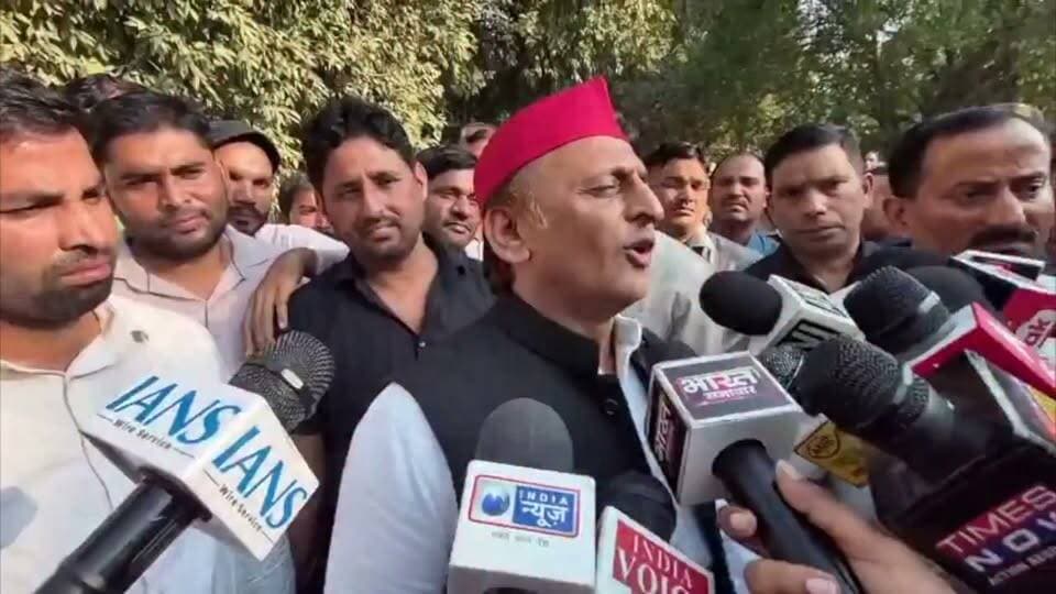 #जिनके पास डिग्री नहीं वह लोग वोट डालने नहीं आए होंगे।
अखिलेश यादव
#akhileshyadavsamajwadiparty