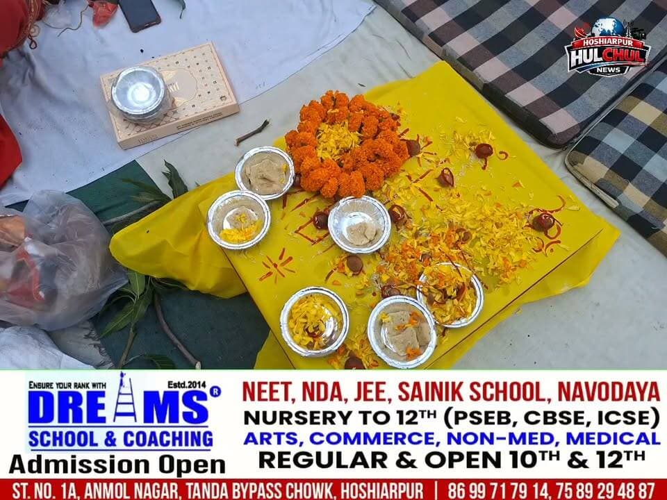 श्री राम लीला में जिन्होंने भगवान के स्वरूप धारण किए थे उनके द्वारा आज हवन और भंडारा करवाया जा रहा है शक्ति मंदिर होशियारपुर...