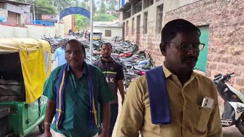 ಗೋಕಾಕ: ಗೋಕಾಕ್: ಸಾರ್ವಜನಿಕ ಸಮಸ್ಯೆಗಳ ಪರಿಹಾರಕ್ಕೆ ಅಧಿಕಾರಿಗಳಿಗೆ ವಿವಿಧ ಸಂಘಟನೆಗಳ ಮನವಿ