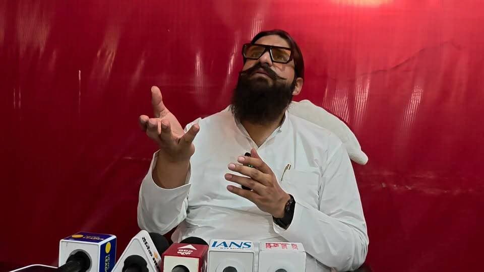 मऊ में अब्बास अंसारी ने दिया बड़ा बयान, देखें पूरा वीडियो
#अब्बासअंसारी #मऊ #यूपीपॉलिटिक्स #खबरेंअभीतक #KhabareAbhiTak