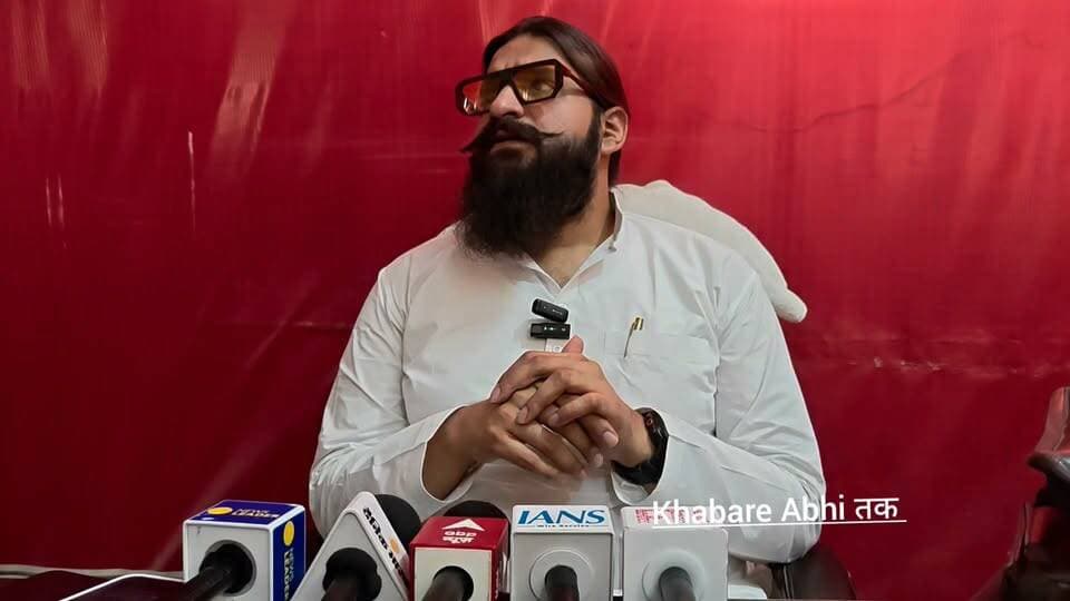 मऊ: सदर विधायक अब्बास अंसारी ने शिक्षक एमएलसी चुनाव पर उठाए सवाल, बोले- बीजेपी की होगी हार
#अब्बासअंसारी #शिक्षकएमएलसीचुनाव #बीजेपी #मऊ #खबरेंअभीतक #KhabareAbhiTak