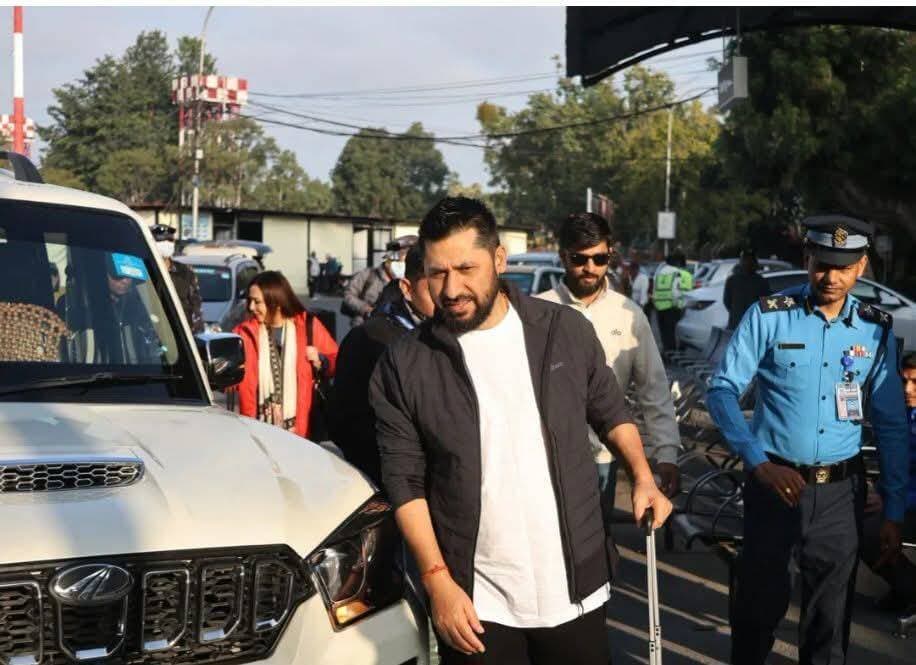 नेपाल के नेता रवि लामिछाने परिवार संग बनबसा सीमा से भारत पहुंचे, कैंचीधाम और कामाख्या मंदिर में करेंगे दर्शन https://champawatkhabar.com/nepals-leader-ravi-lamichhane-reached-india-from-banbasa-border-with-his-family-and-will-visit-kainchidham-and-kamakhya-temple/