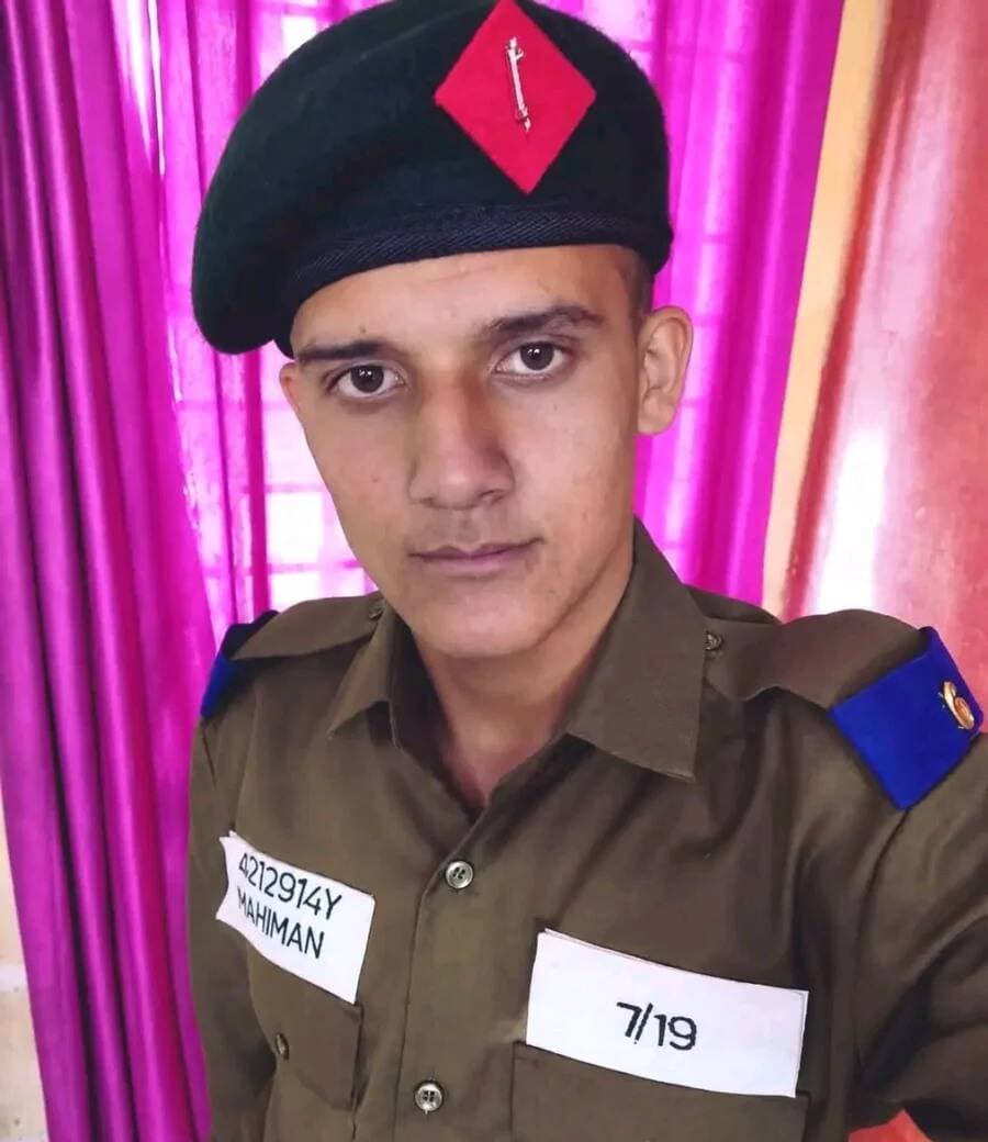 पिथौरागढ़ सड़क हादसे में दूसरा बड़ा झटका, सेना के जवान महिमन सिंह चुफाल की मौत; 8 दिसंबर को होनी थी शादी https://champawatkhabar.com/second-big-shock-in-pithoragarh-road-accident-death-of-army-soldier-mahiman-singh-chufal/